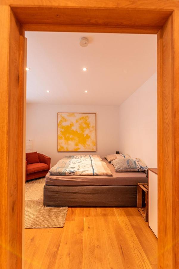 شقة Designer Unterkunft In 15. Jahrhundert Altbau 75 M² Fuer Max. 4 Personen التيف المظهر الخارجي الصورة