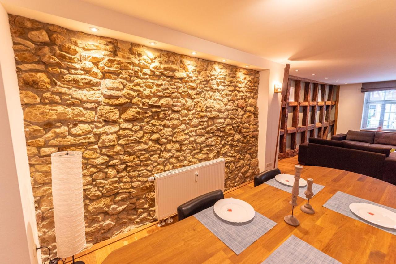 شقة Designer Unterkunft In 15. Jahrhundert Altbau 75 M² Fuer Max. 4 Personen التيف المظهر الخارجي الصورة